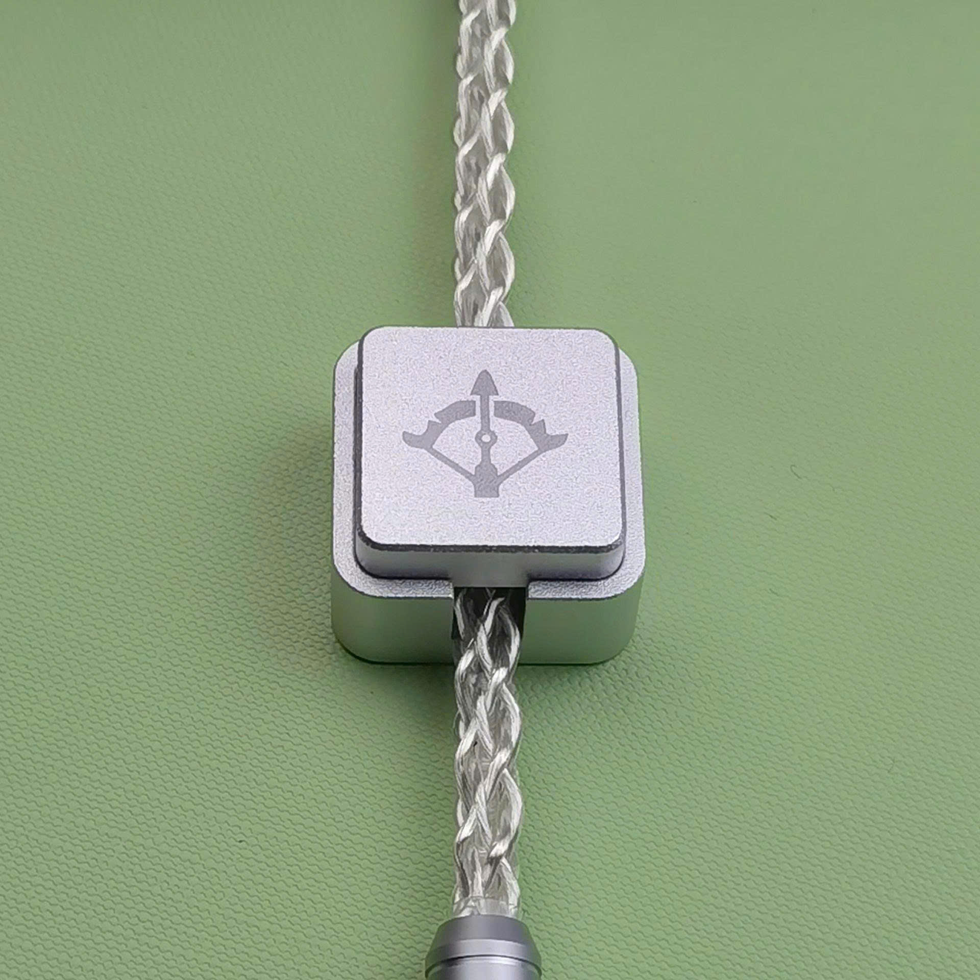 [Đã đóng GB] Hộp Kim Loại Cố Định Dây Cable Nam Châm Từ Tính