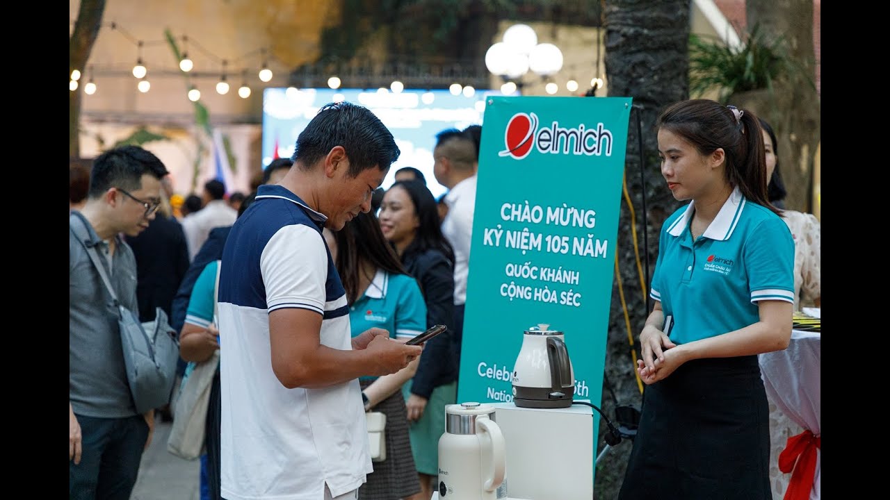 Elmich tham dự chương trình kỷ niệm 105 năm Quốc khánh Cộng hòa Séc tại Đại sứ quán Séc