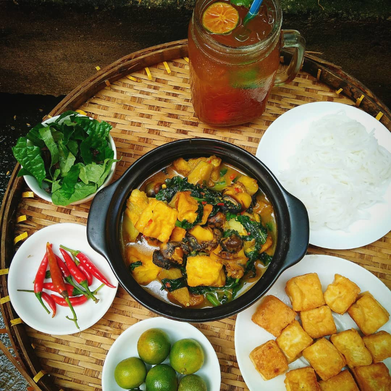 Cách nấu ốc om chuối đậu ăn mãi không chán