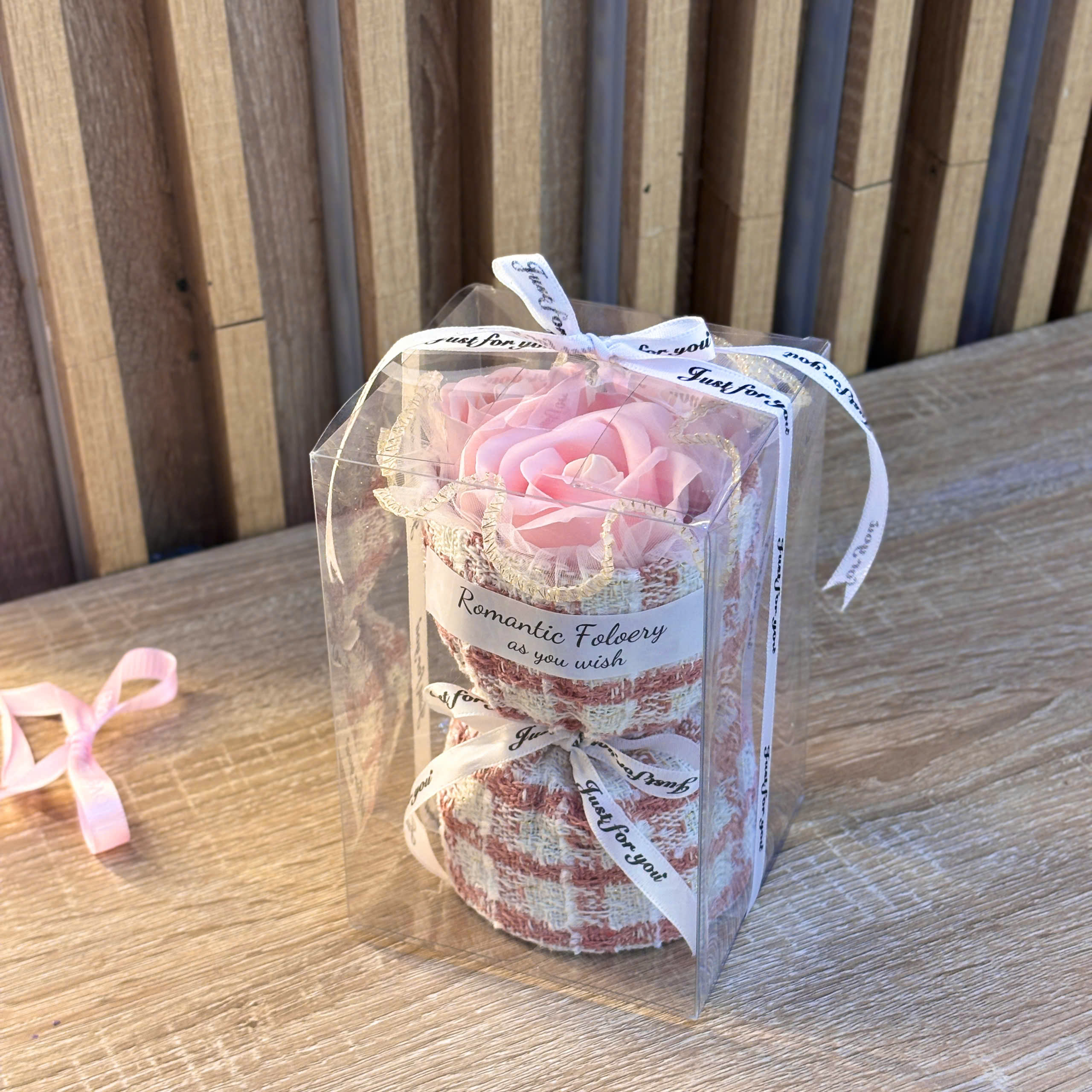 Bó hoa mini quà tặng người thương bạn bè nhâm dịp sinh nhật n gày lễ. set hoa kèm hộp siêu cute