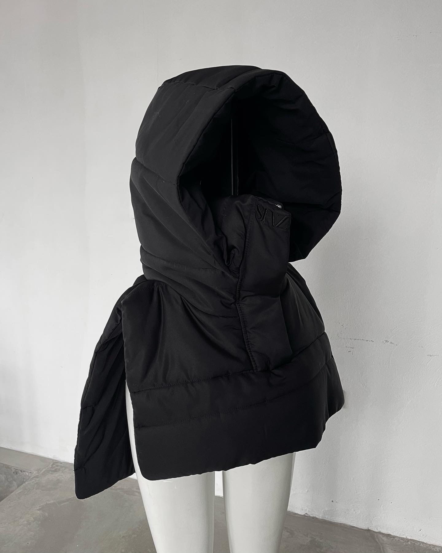 PADDED HOOD