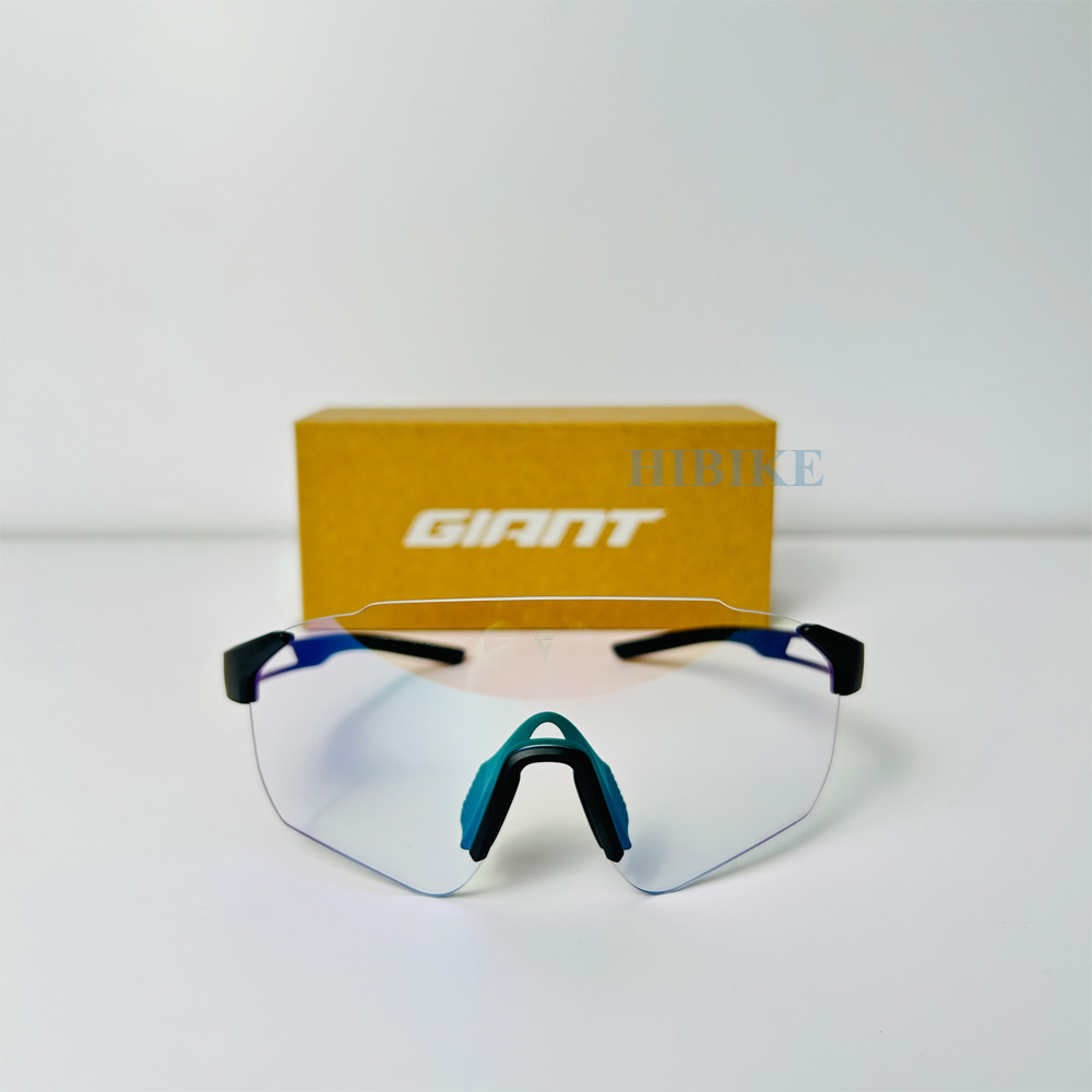 Kính Xe Đạp Đổi Màu GIANT HURRICANE 02