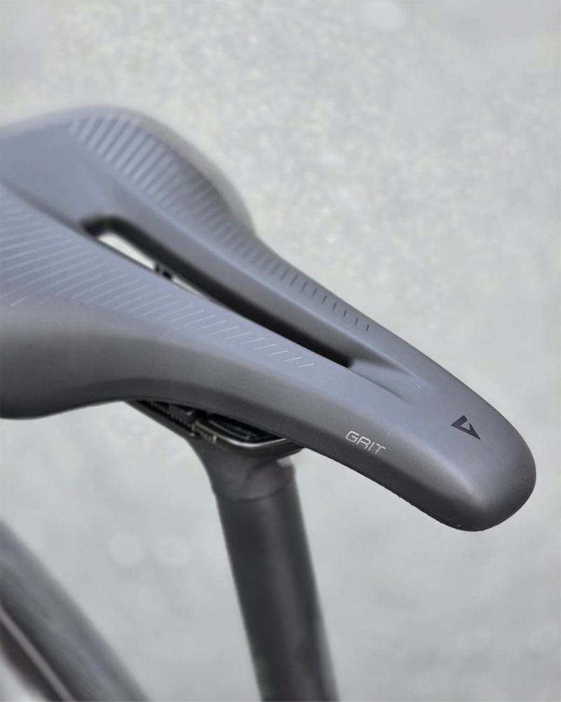 Yên Xe Đạp GIANT GRIT CORE