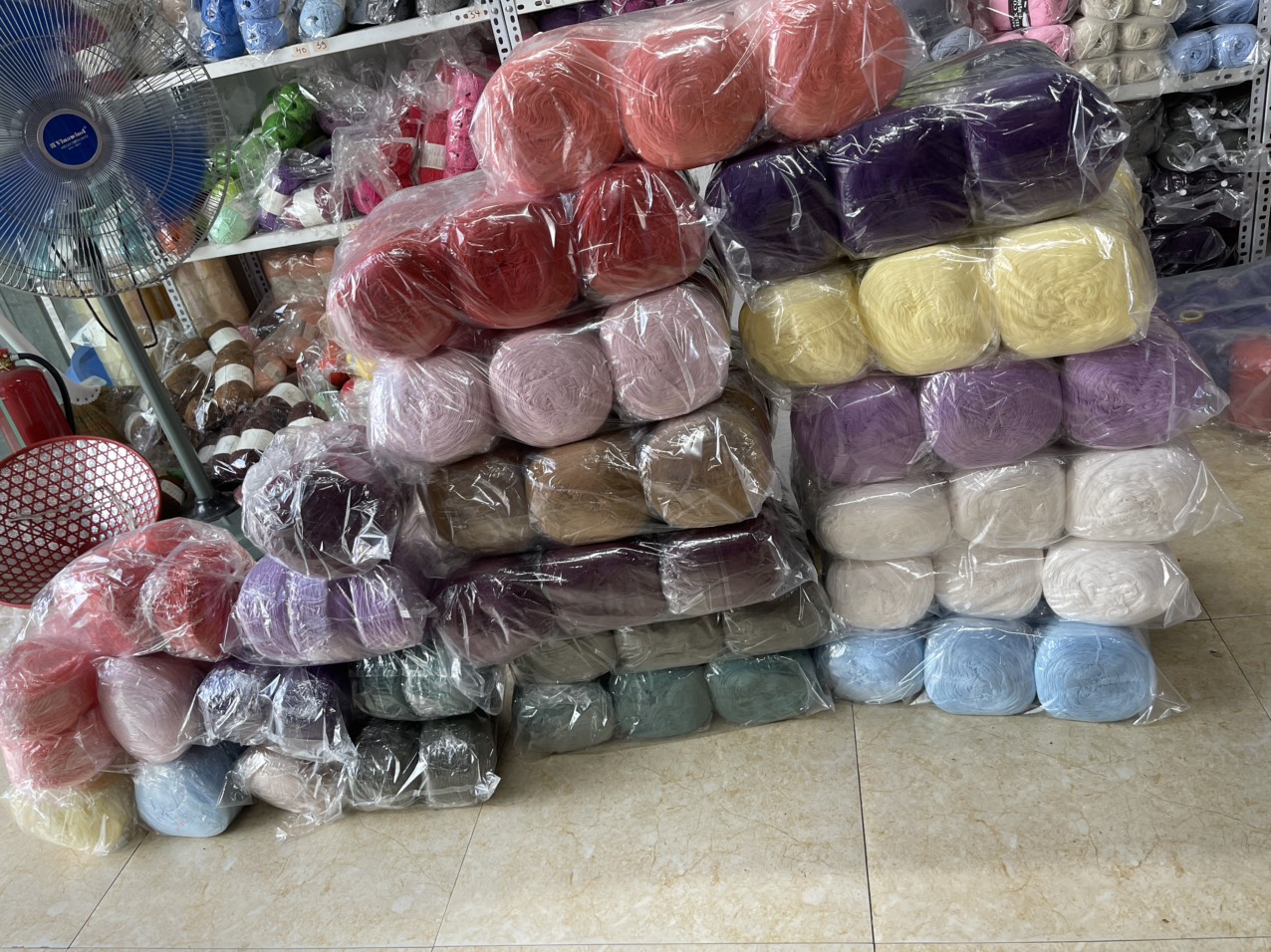 Sợi len cotton trơn cuộn 350gr