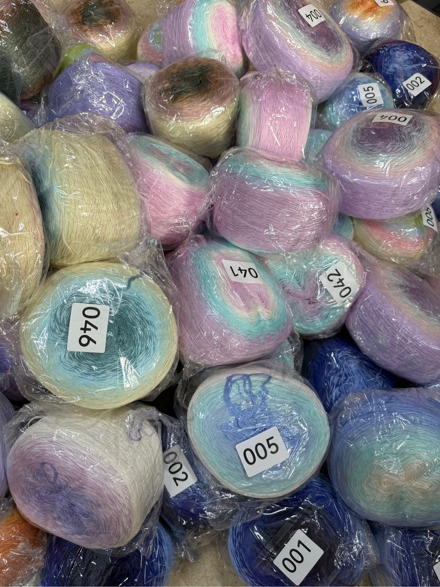 Sợi cầu vồng 100% cotton cuộn 350gr