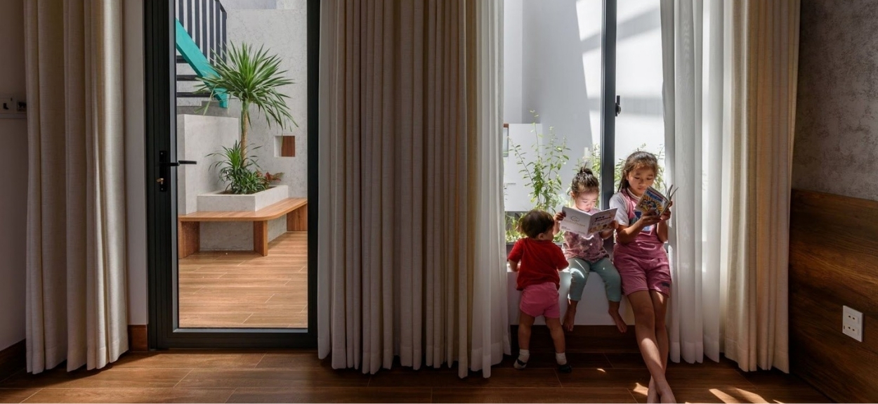 Nhà ống 4x22 cho gia đình trẻ: Mỗi mét vuông đều nghĩ đến sự an toàn cho con
