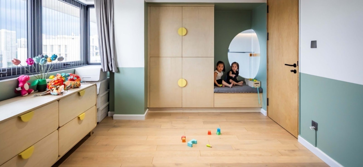 Cải tạo hai căn hộ thành không gian thông tầng 310m² ngập nắng tại Sài Gòn