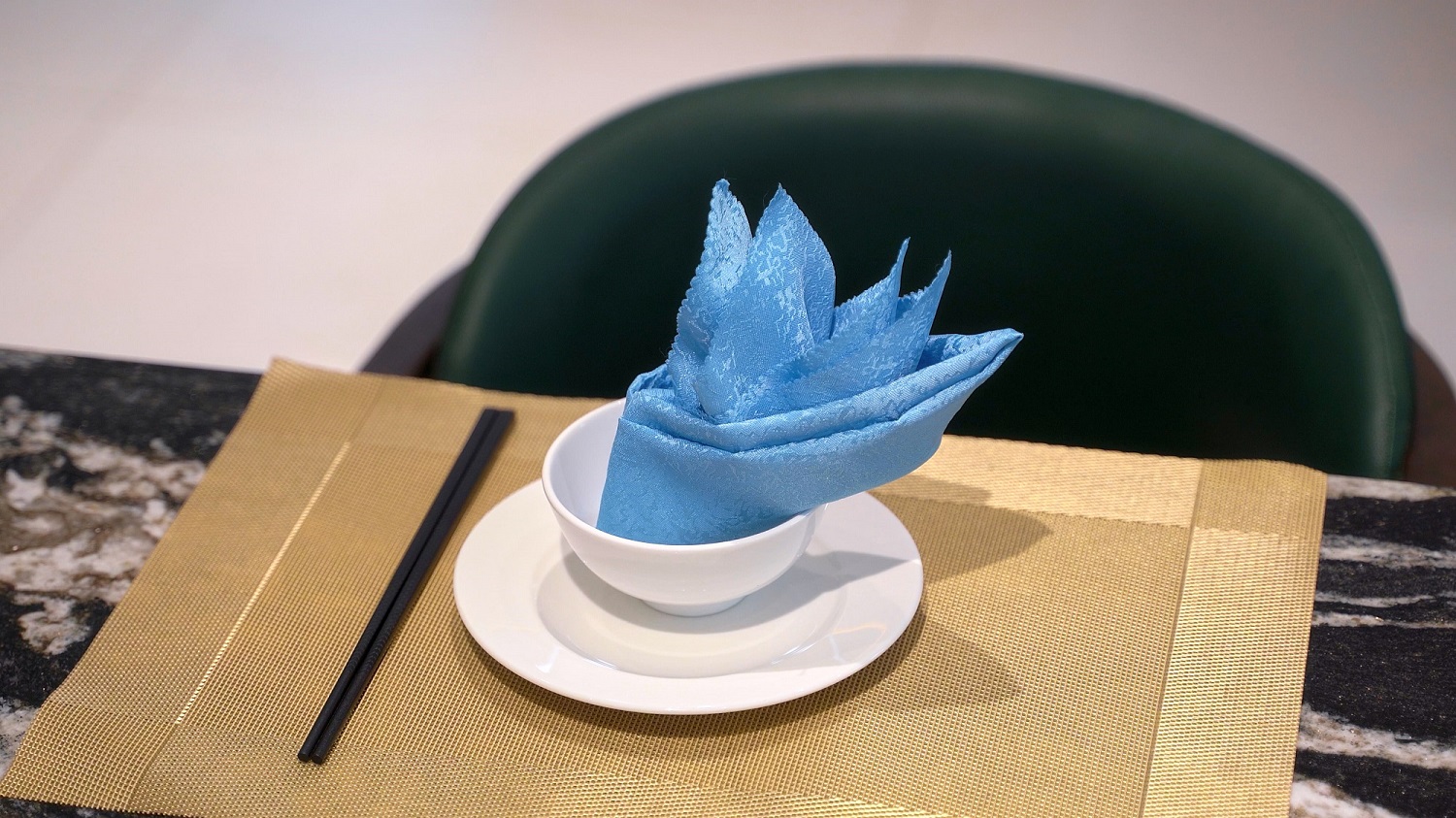 Kinh Nghiệm Thuê Villa Hạ Long Thích Hợp Nghỉ Tuần Trăng Mật Không Thể Bỏ Qua