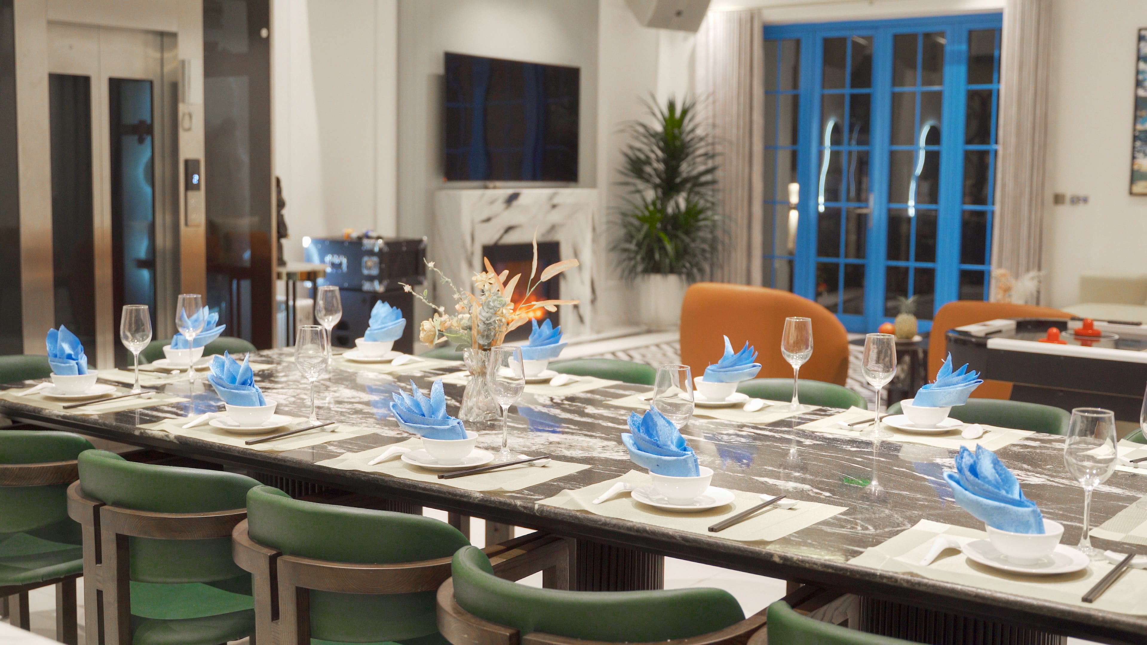 Tại Sao Nên Thuê Biệt Thự Nguyên Căn Ở Hạ Long Cho Nhóm Đông Người Khi Đi Du Lịch Bãi Cháy?