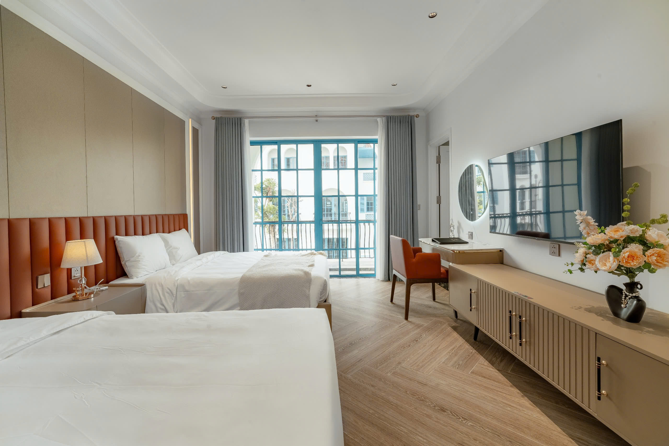 Fancy de Villa Biệt Thự Nghỉ Dưỡng Cao Cấp Tại Biển Bãi Cháy Hạ Long