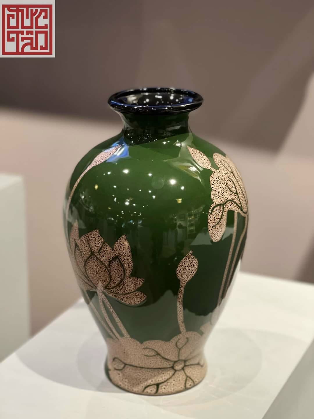 Bình sứ men màu vàng kim