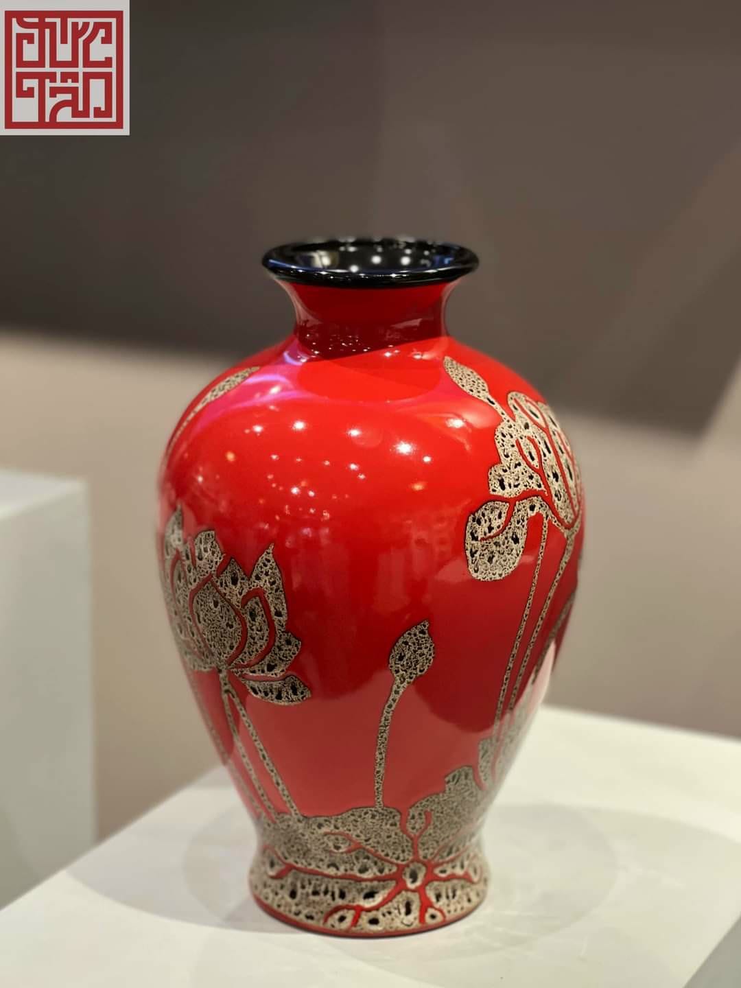 Bình sứ men màu vàng kim