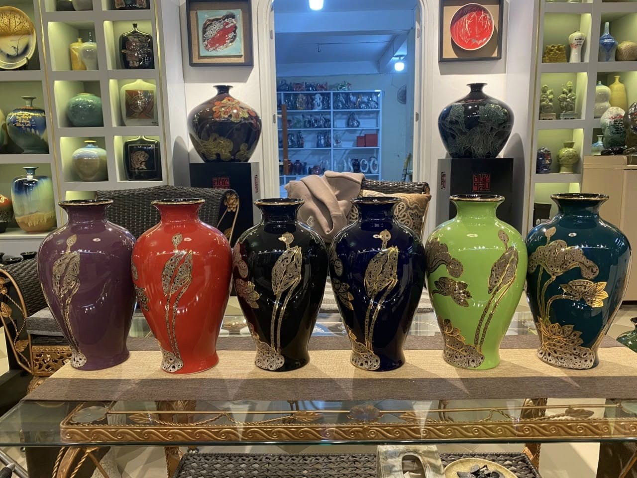 Bình sứ men màu vàng kim