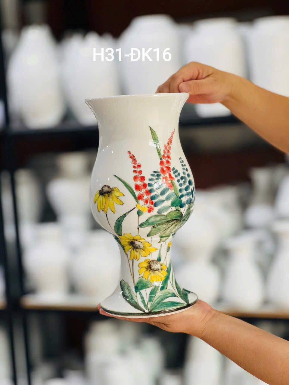 Lọ hoa gốm sứ vẽ tay 2