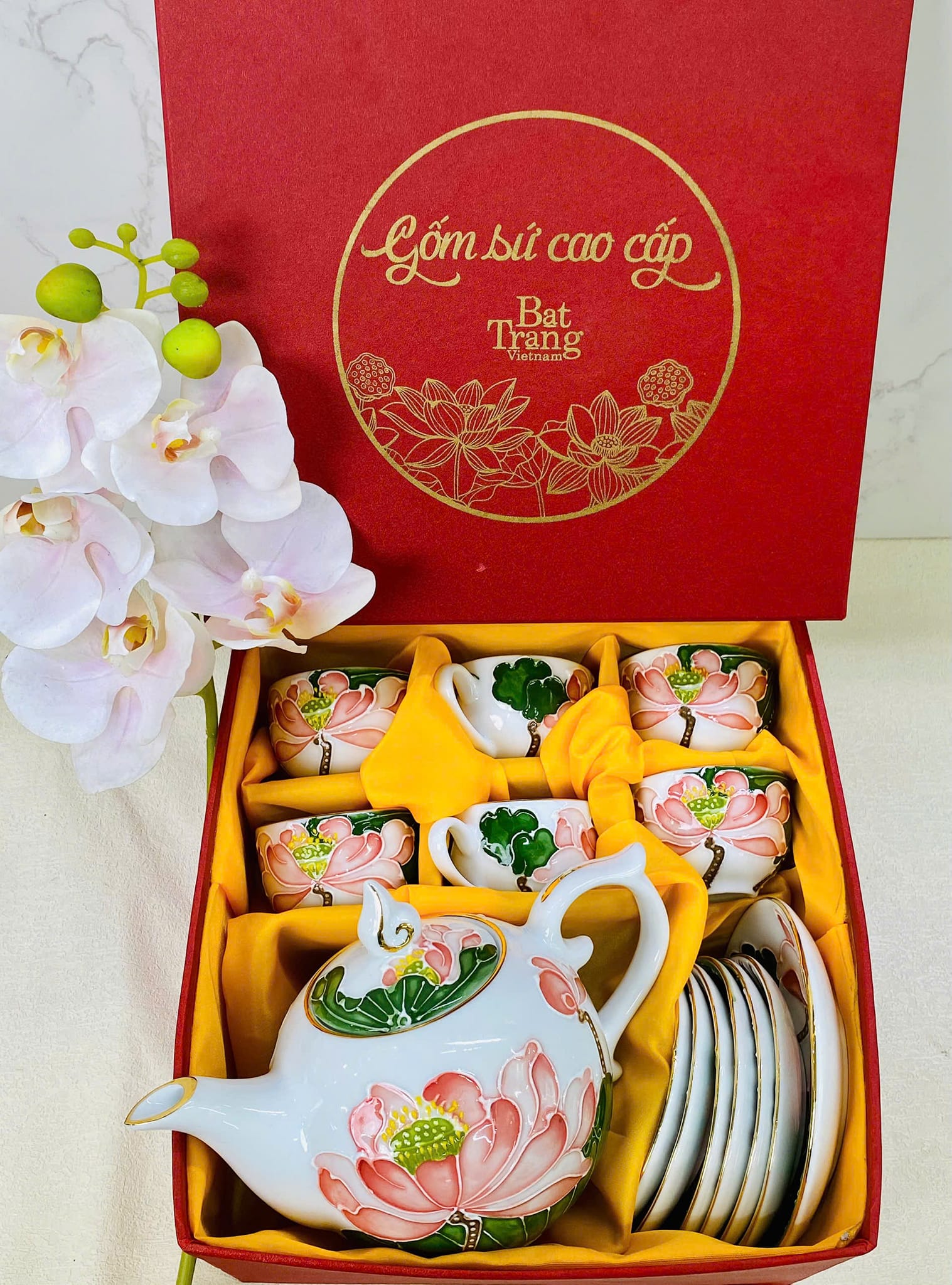 Bộ ấm chén hoa sen vân nổi