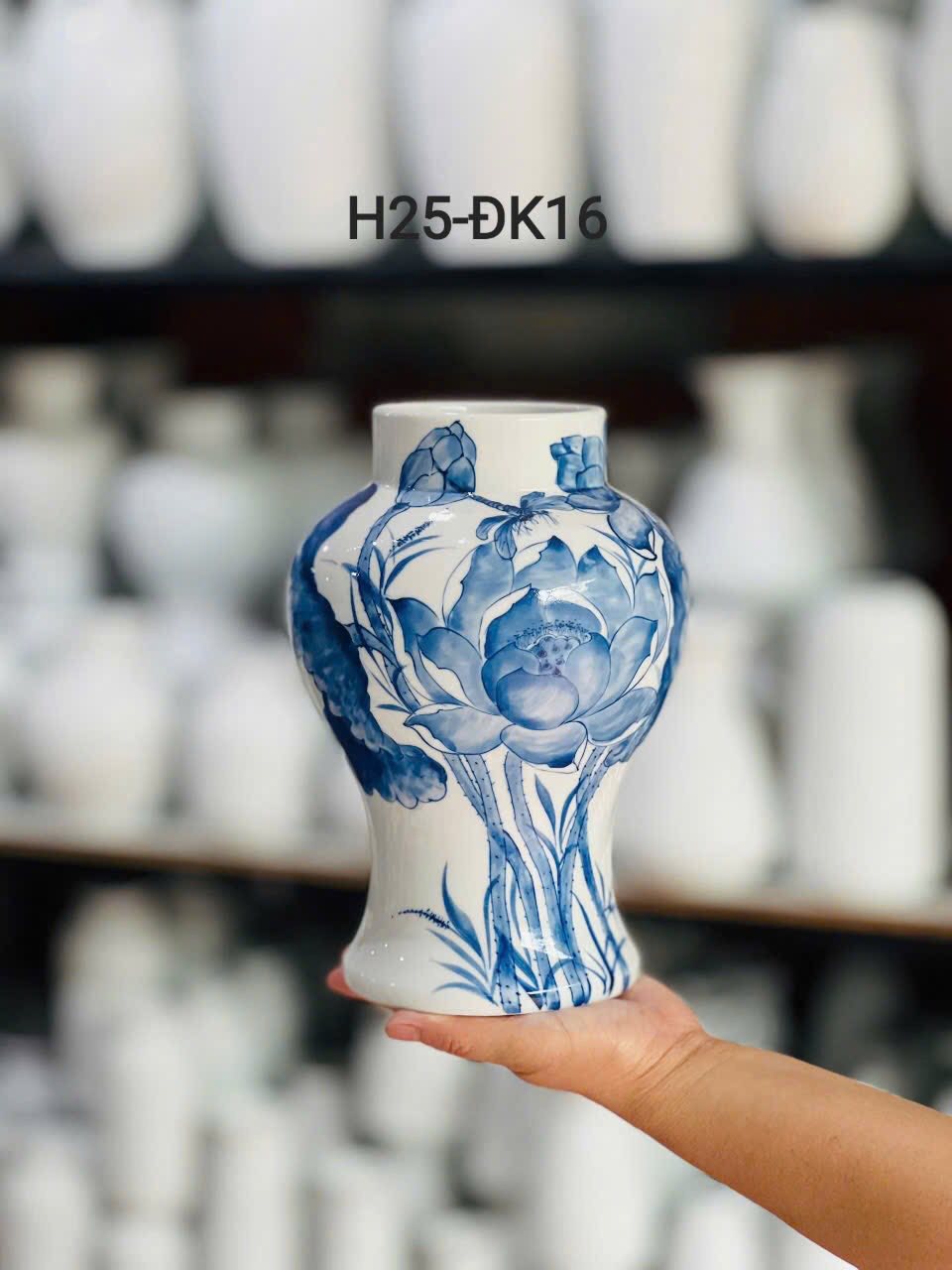 Lọ hoa gốm sứ vẽ tay 2