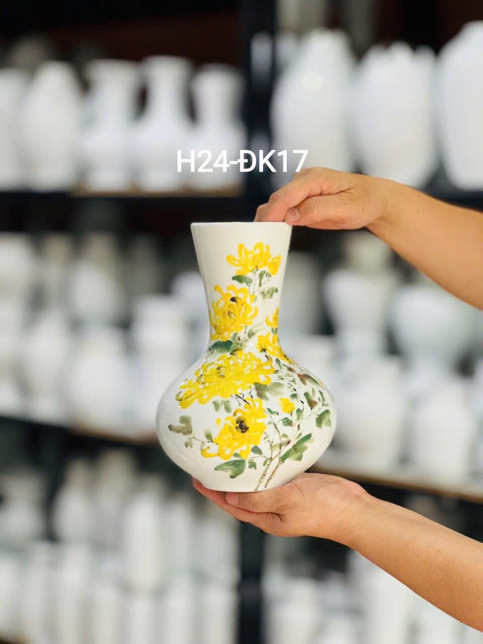 Lọ hoa gốm sứ vẽ tay 2