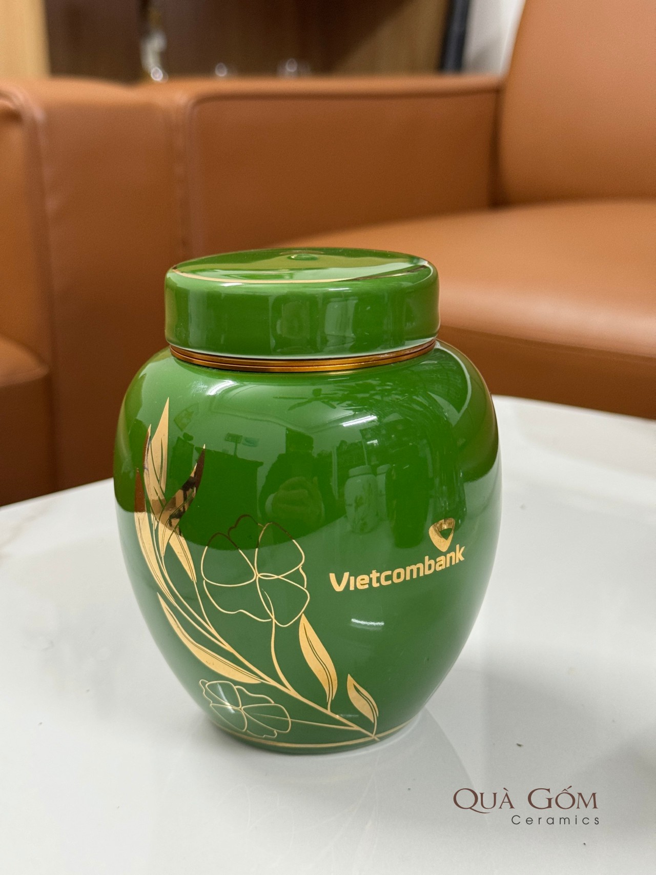 Bình đựng trà sứ họa tiết vàng kim Vietcombank