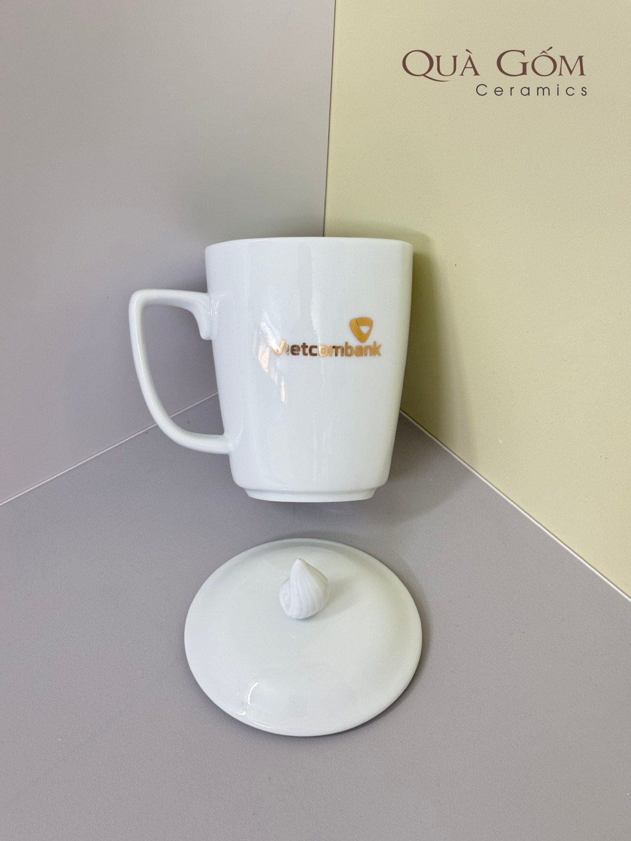 Cốc sứ Vietcombank