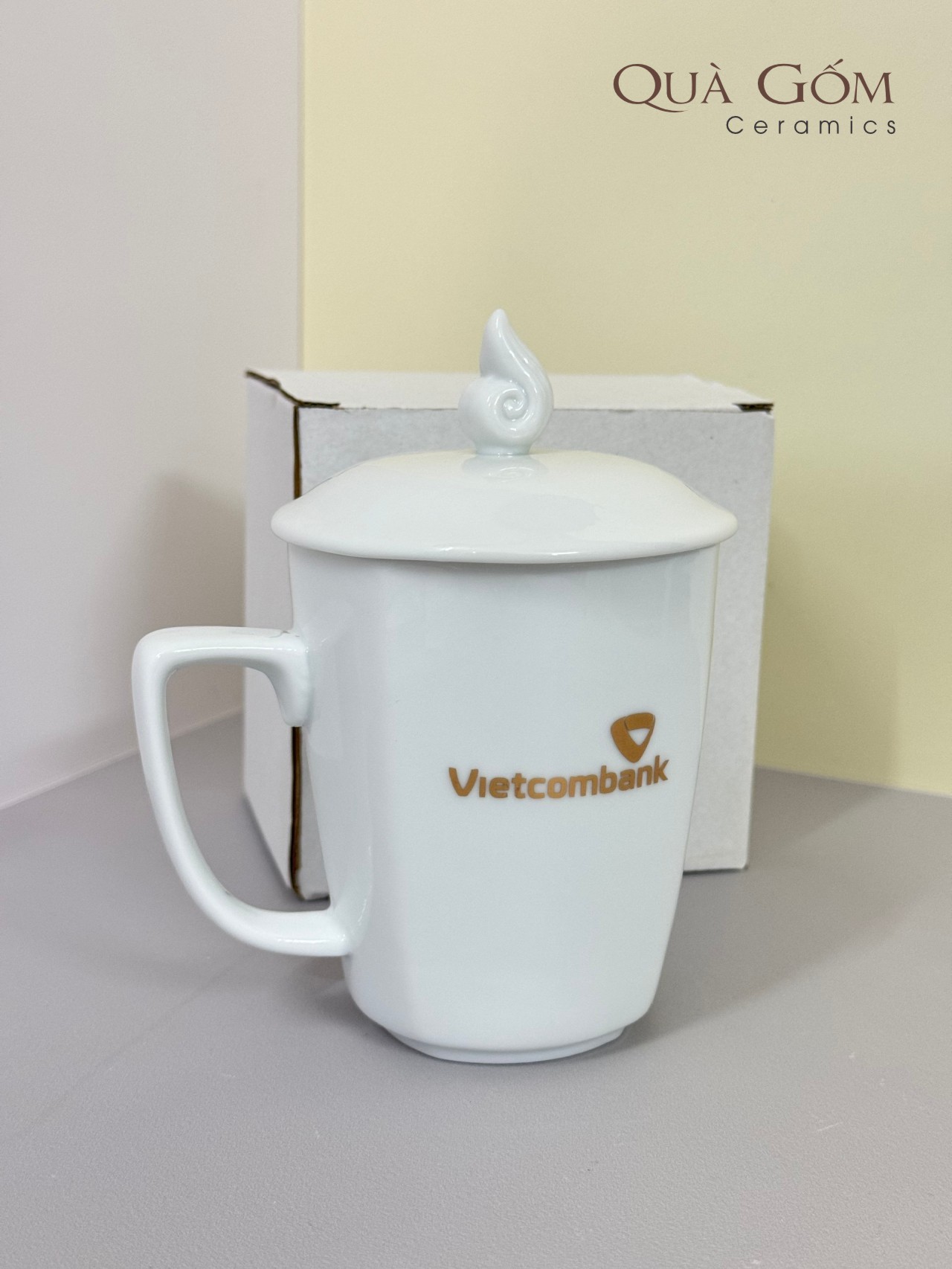 Cốc sứ Vietcombank