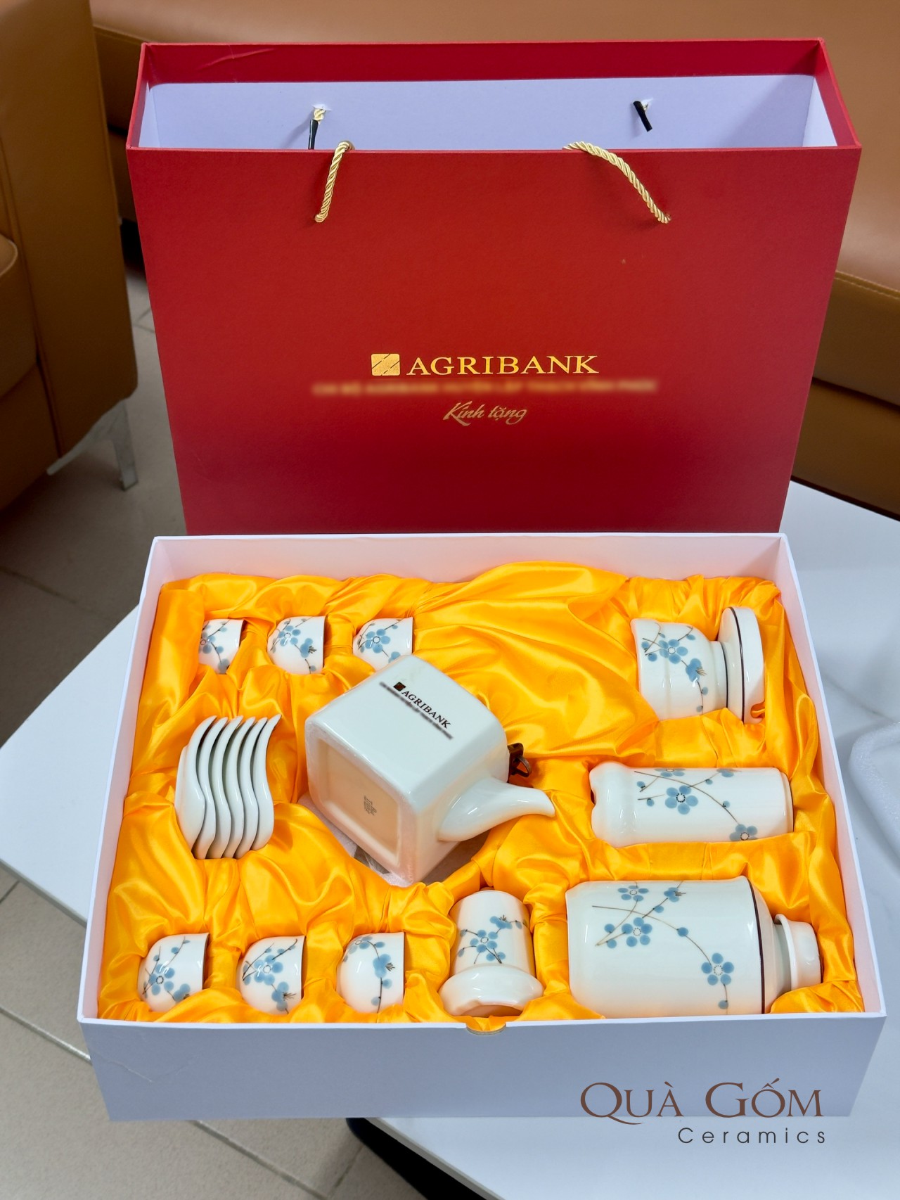 Set quà tặng bộ ấm chén sứ và phụ kiện đầy đủ Agribank