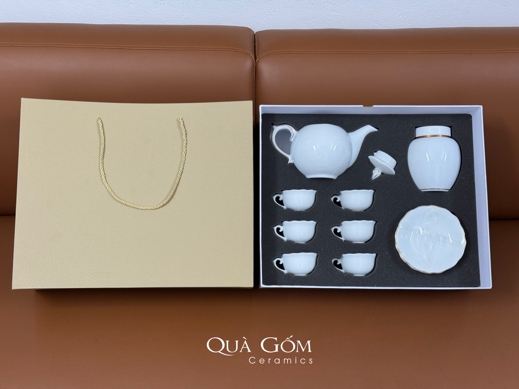 Set quà tặng ấm chén và bình trà sứ