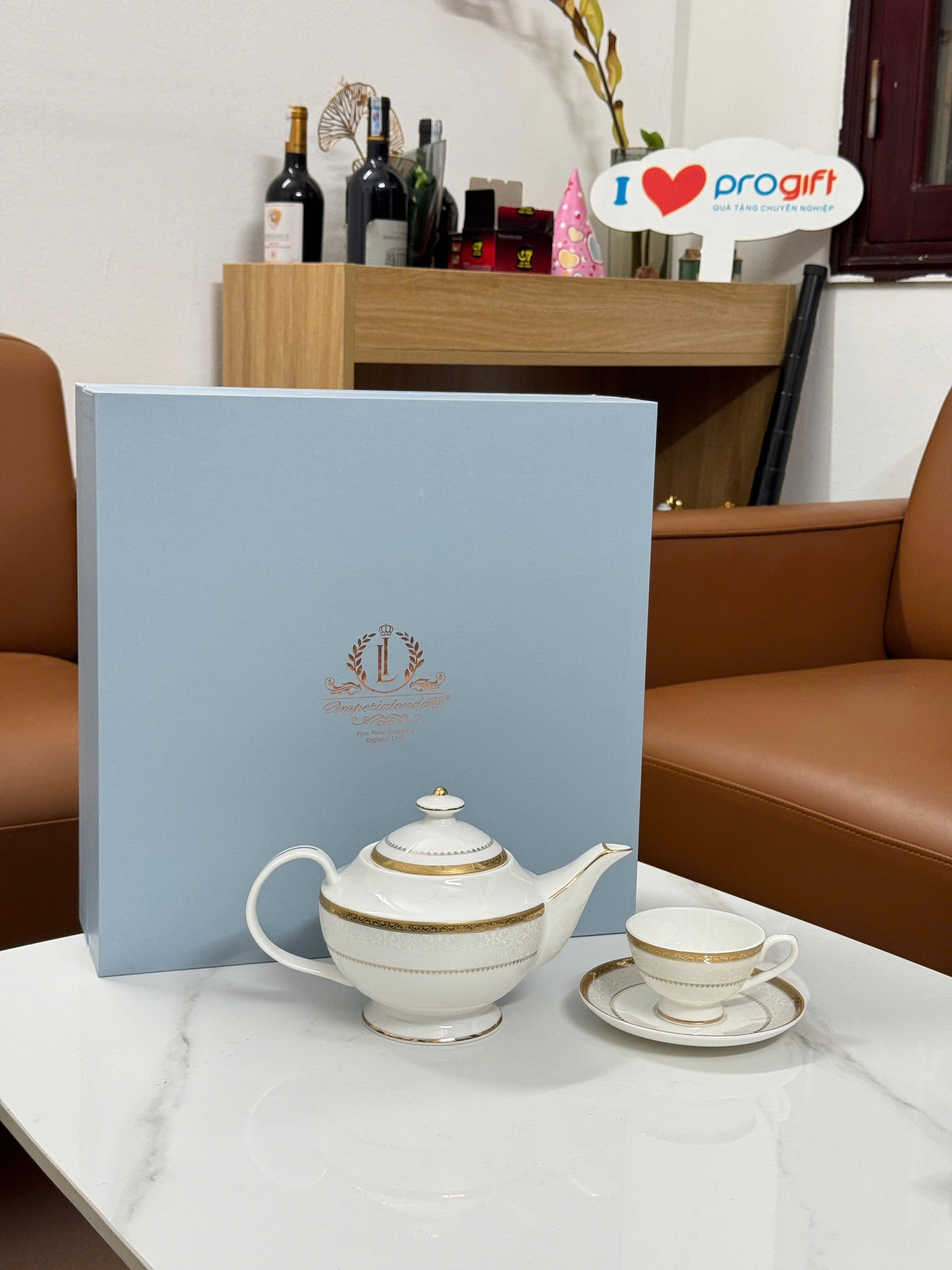 Bộ ấm chén nhập khẩu phong cách châu âu viền vàng