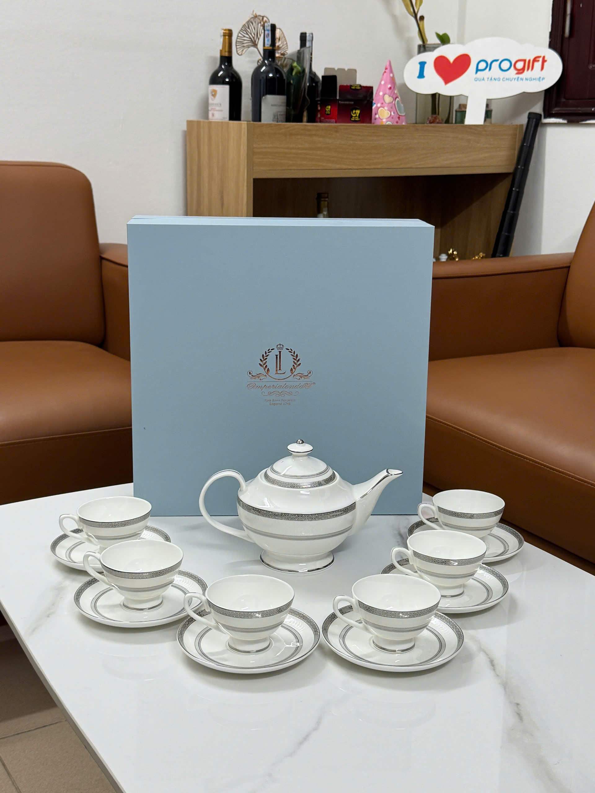 Bộ ấm chén nhập khẩu phong cách châu âu viền bạc sang trọng