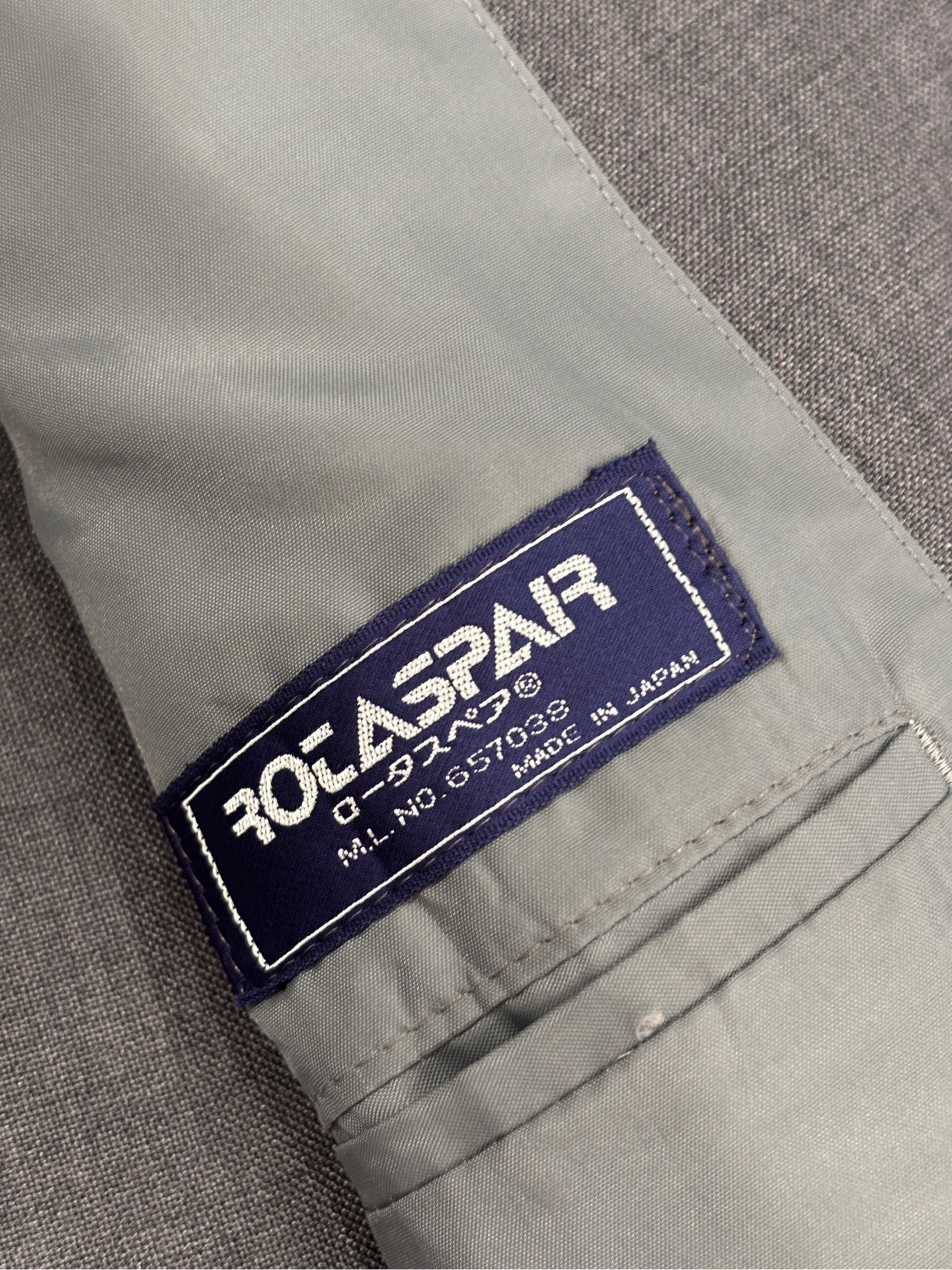 Blazer ROCASPAR | Polyester tối 2 cúc cổ điển | độ mới 95%