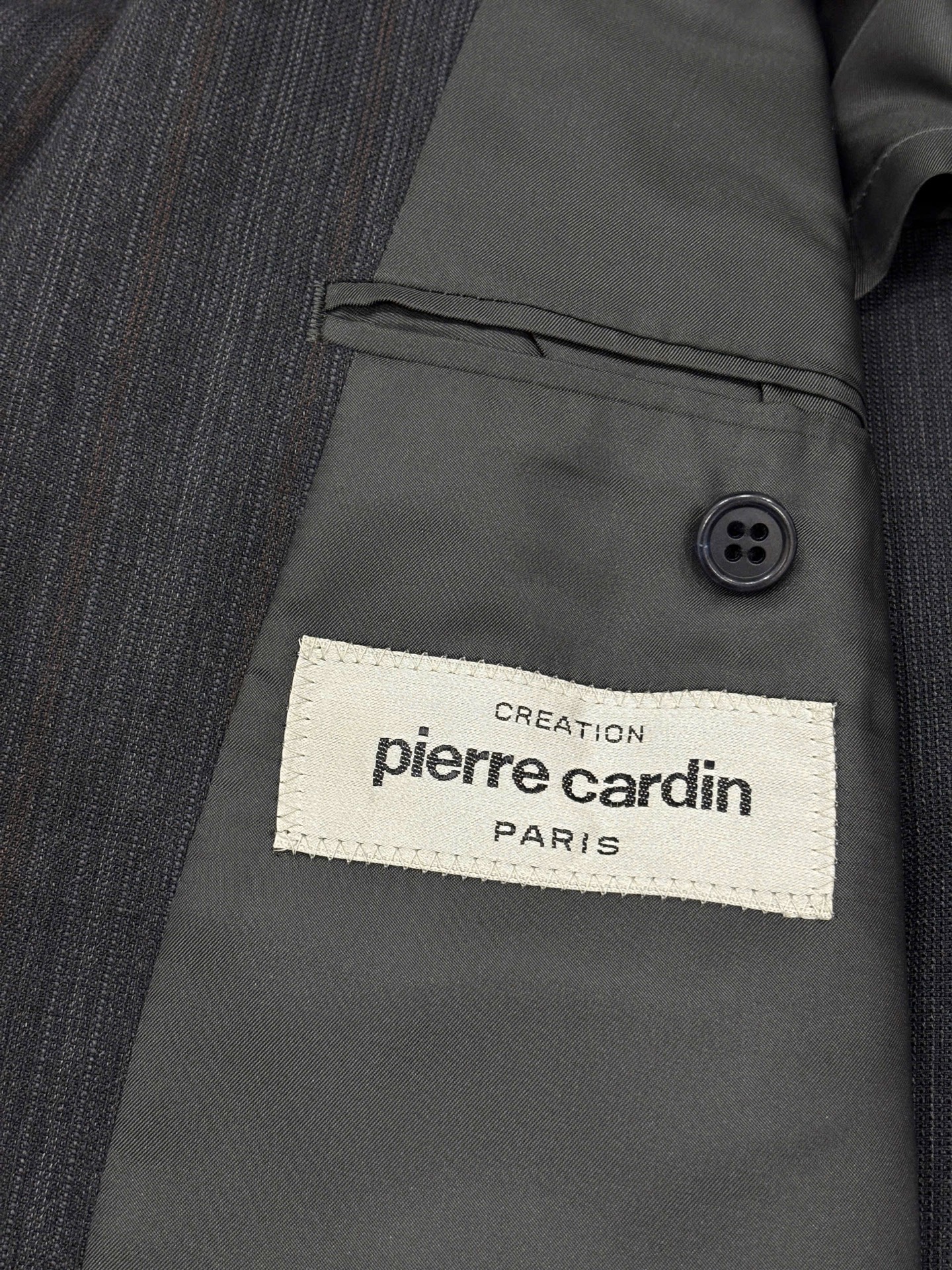 Blazer Pierre Cardin - Độ mới 95% wool sọc chì, form chuẩn công sở