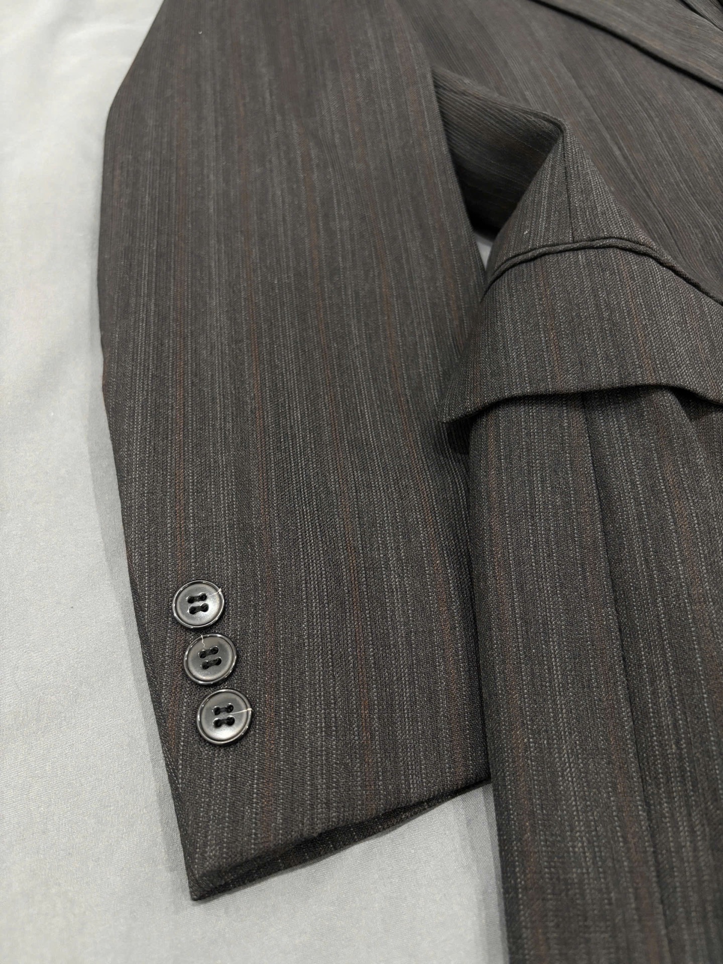 Blazer Pierre Cardin - Độ mới 95% wool sọc chì, form chuẩn công sở