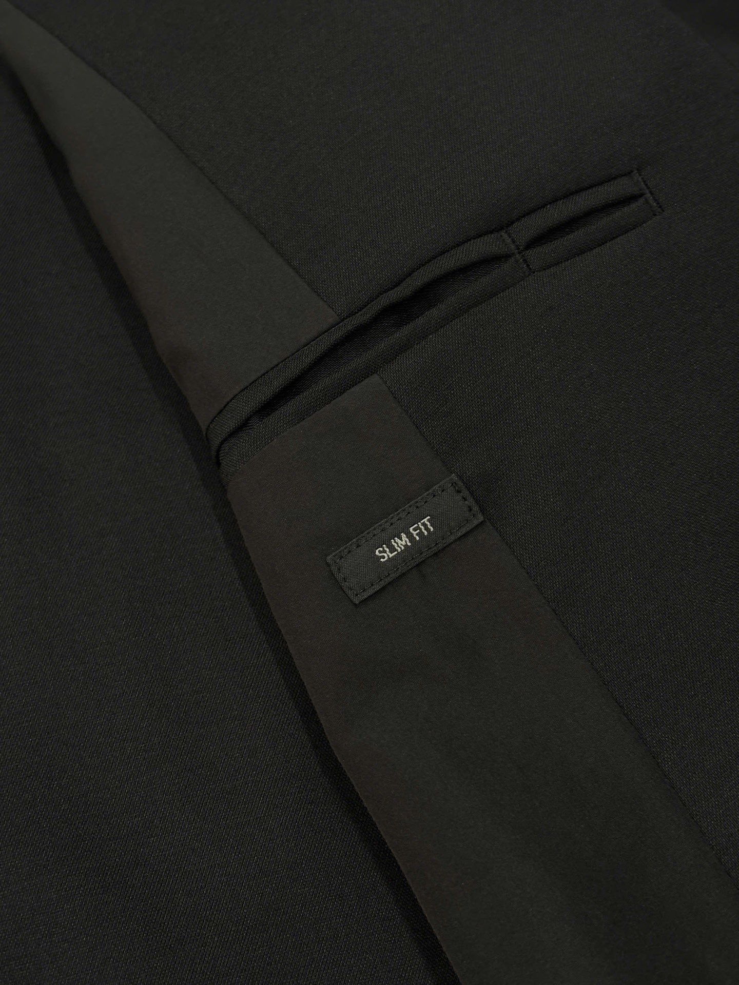 Blazer UNIQLO | Polyester tối màu 2 cúc hiện đại | độ mới 95%