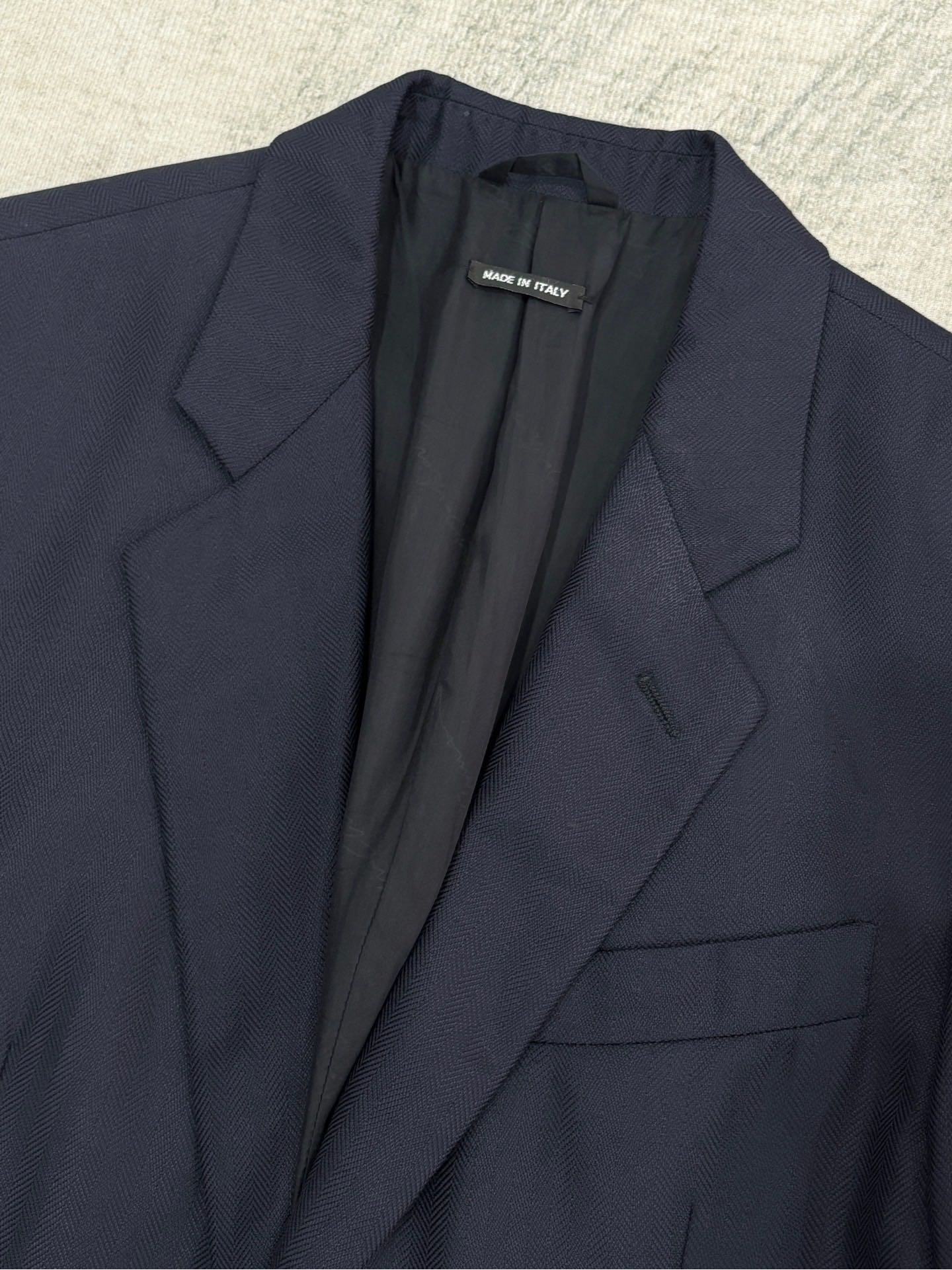 Blazer GIORIO ARMANI | Wool tối màu 2 cúc cổ điển không xẻ tà | độ mới 80%