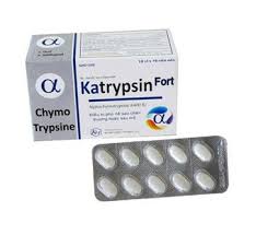 Thuốc Katrypsin Fort 8400IU điều trị phù nề sau chấn thương, phẫu thuật (hộp 10 vỉ x 10 viên)