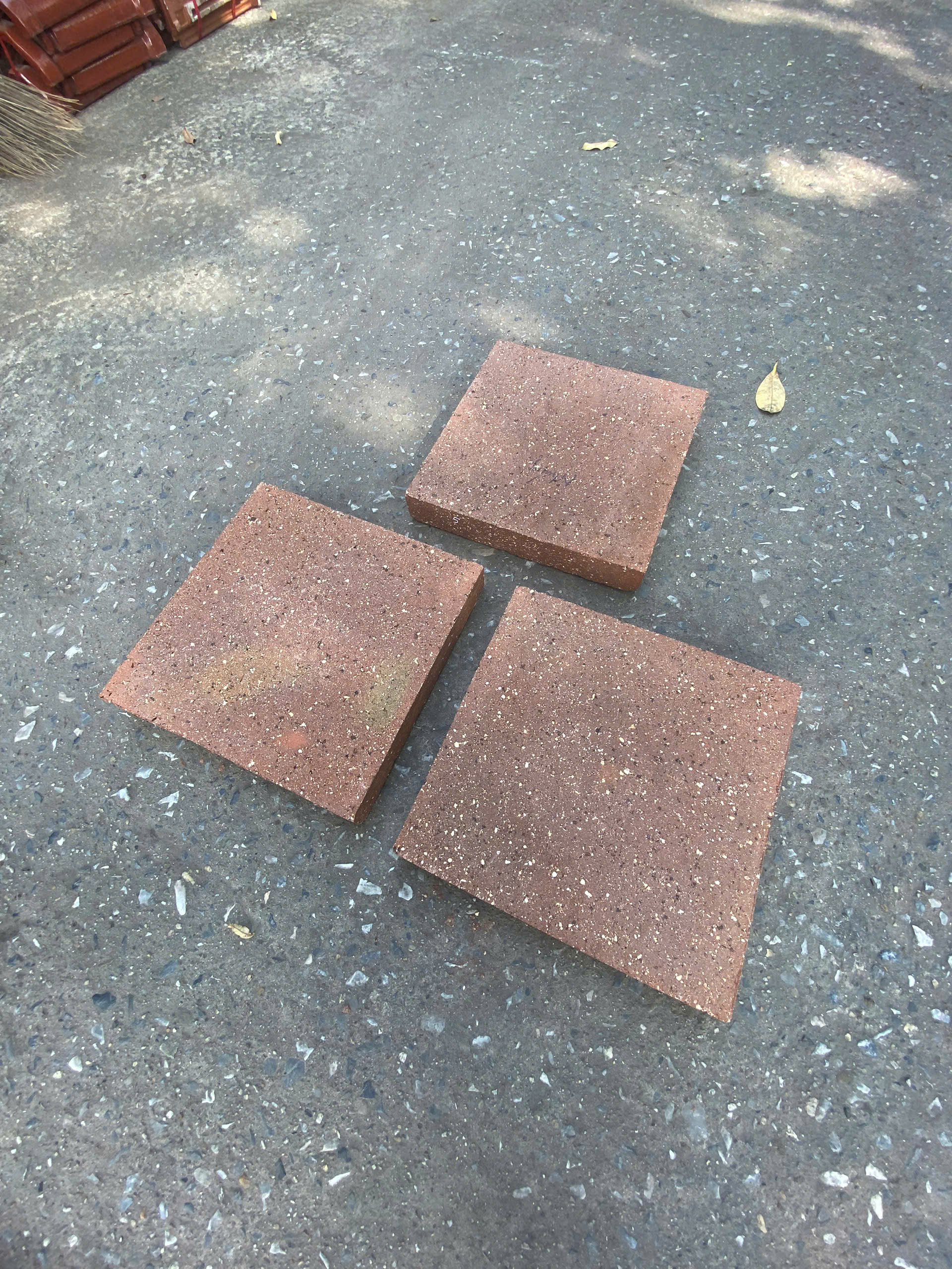 GẠCH BÁT CỔ 30x30x5cm VIGLACERA HẠ LONG – 2 BẢN MÀU TUYỆT ĐẸP CHO KHÁCH HÀNG LỰA CHỌN