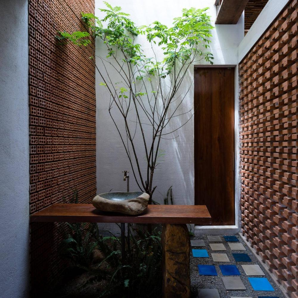 Gạch mộc sống Chậm - Bình yên không ở đâu xa, bước ra hiên nhà là thấy