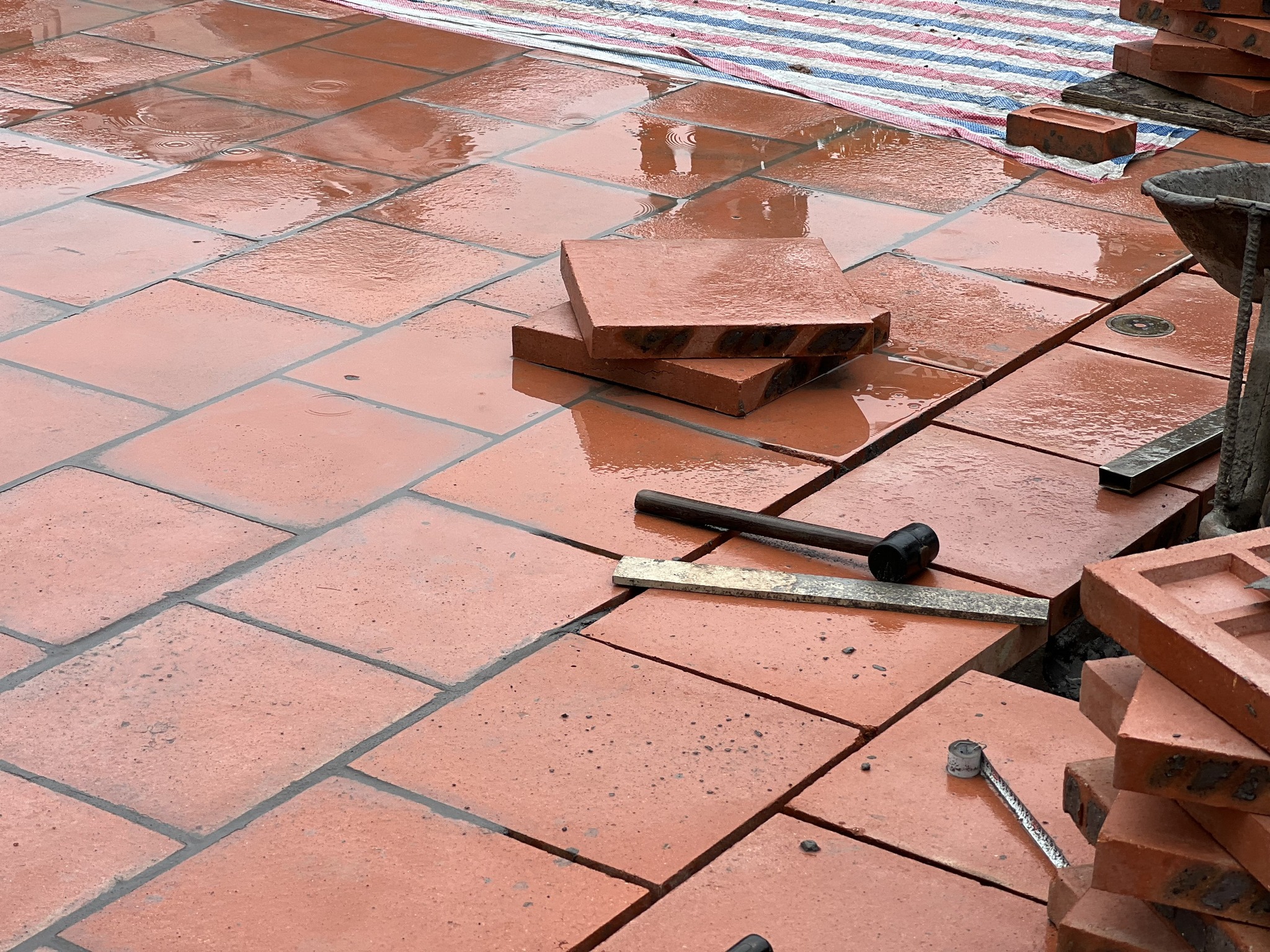 Bật Mí Cách Tẩy Xi Măng Trên Nền Nhà, Tường Nhà Đơn Giản