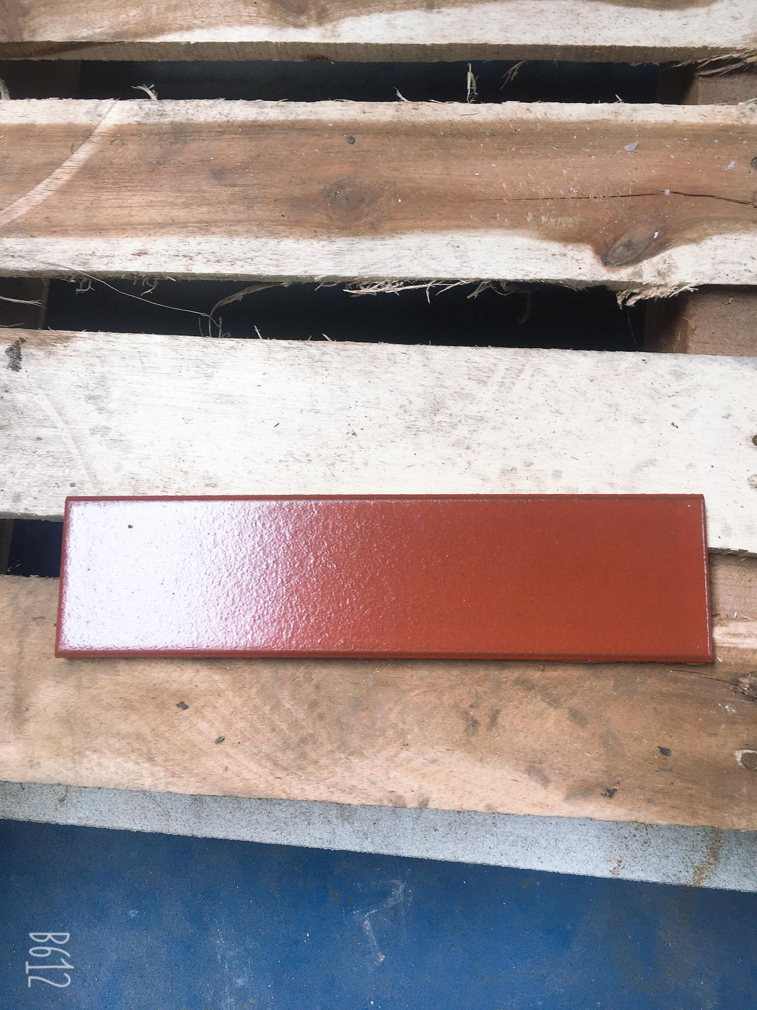 Gạch thẻ 6x24cm màu đỏ tráng men Gốm Đất Việt