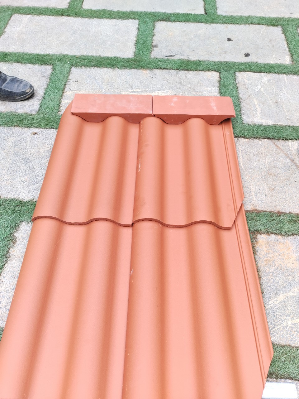 Ngói sóng 9 viên/m2 Viglacera Hạ Long màu đỏ mộc