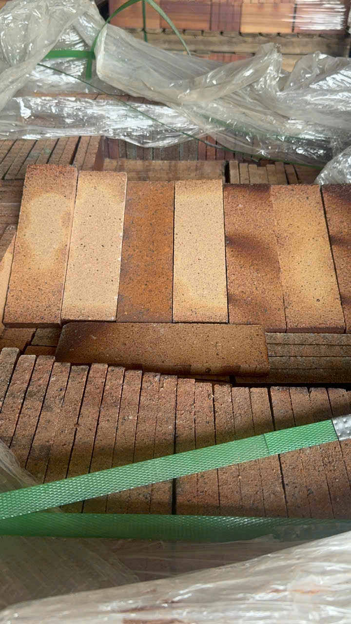 Gạch không trát hỏa biến