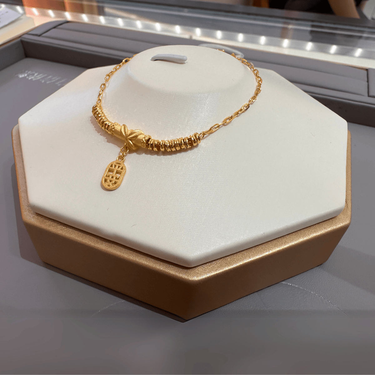 Lắc Tay Vàng 24K Charm Chữ Phúc – Thiết Kế Cây Tre May Mắn
