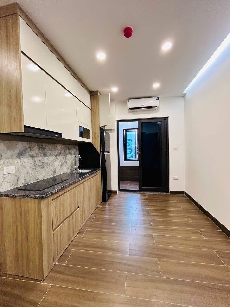 TOÀ CĂN HỘ CAO CẤP LẠC LONG QUÂN