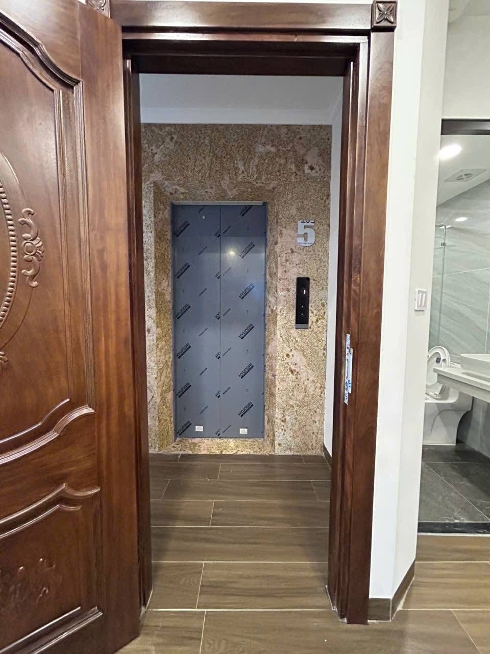 TOÀ CĂN HỘ CAO CẤP LẠC LONG QUÂN