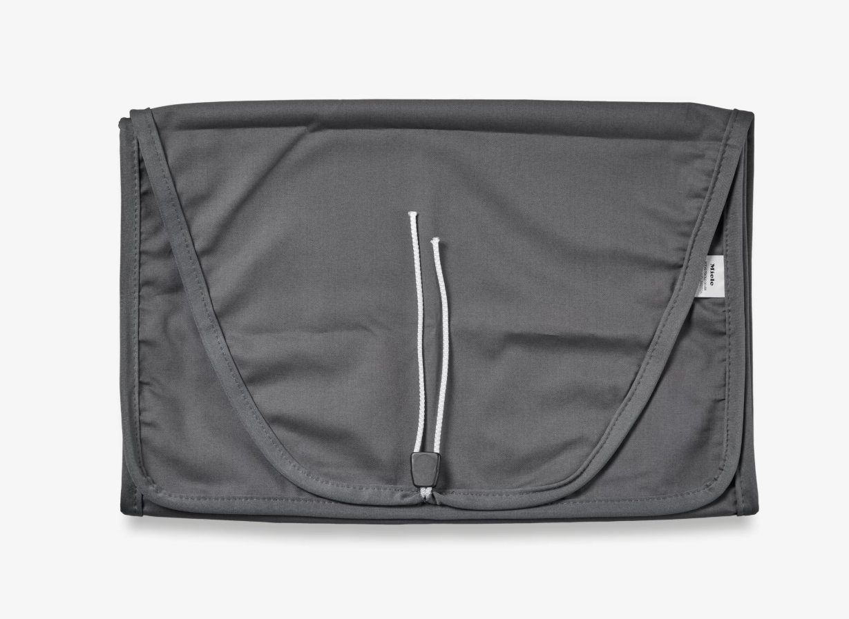 Vỏ phủ cầu là Miele | FashionMaster