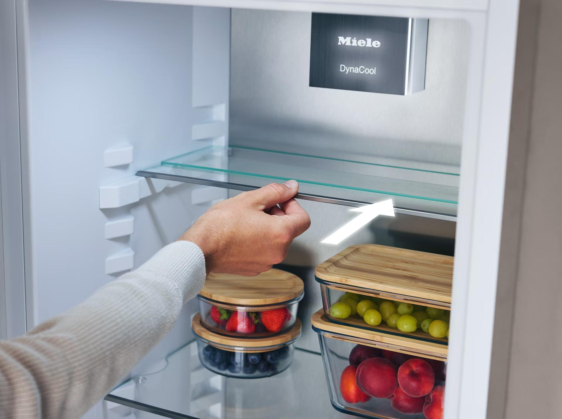 Tủ lạnh có ngăn đông âm tủ Miele | K 7348 C