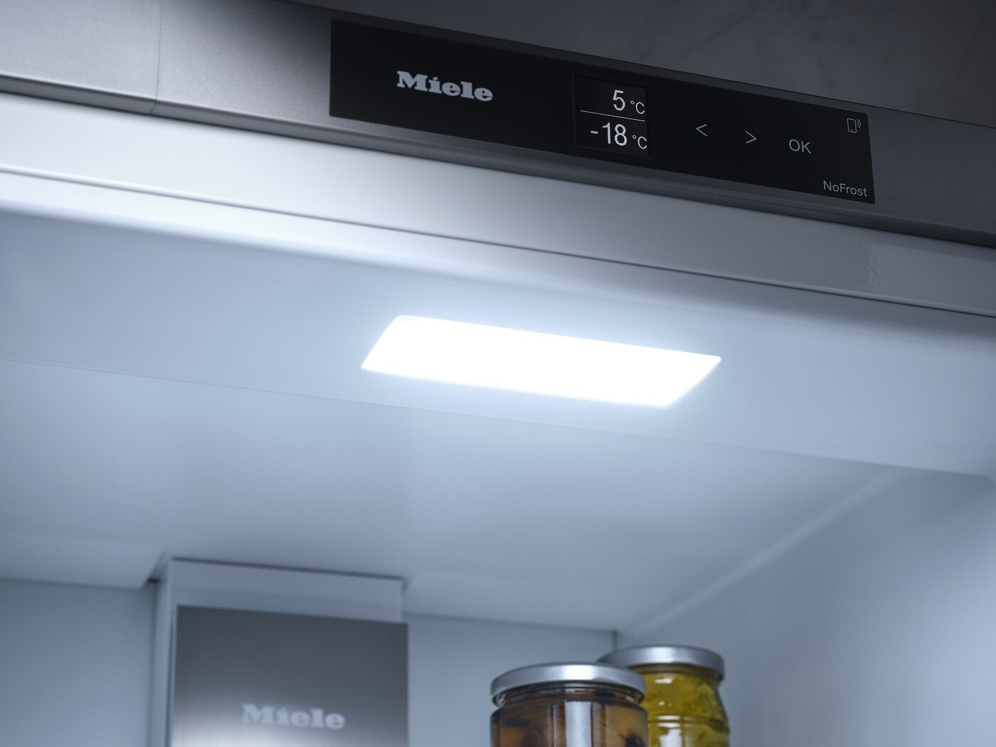 Tủ lạnh kết hợp tủ động âm tủ Miele | KFN 7734 C