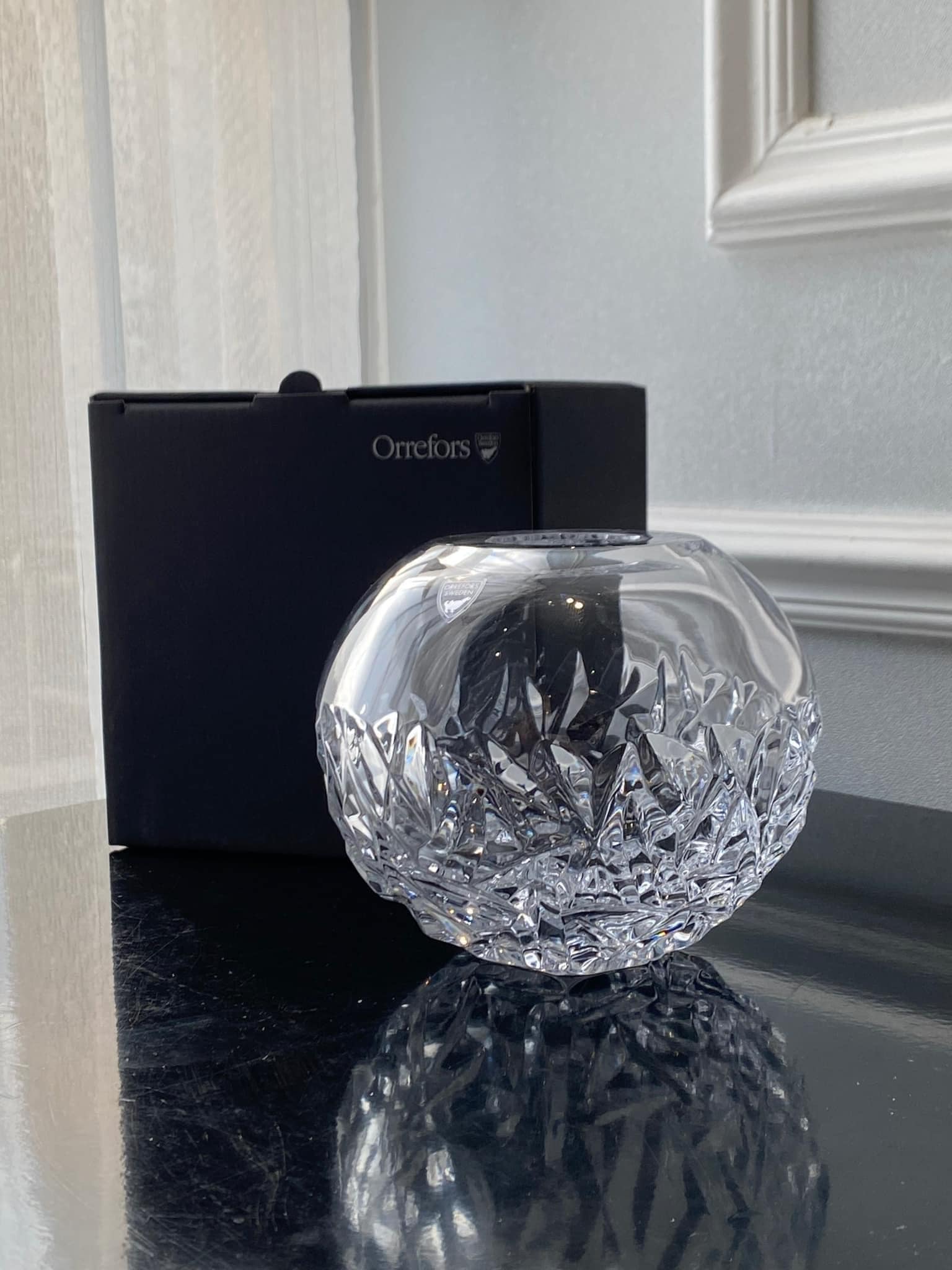 Lọ hoa cầu tròn pha lê Orrefors | 20cm
