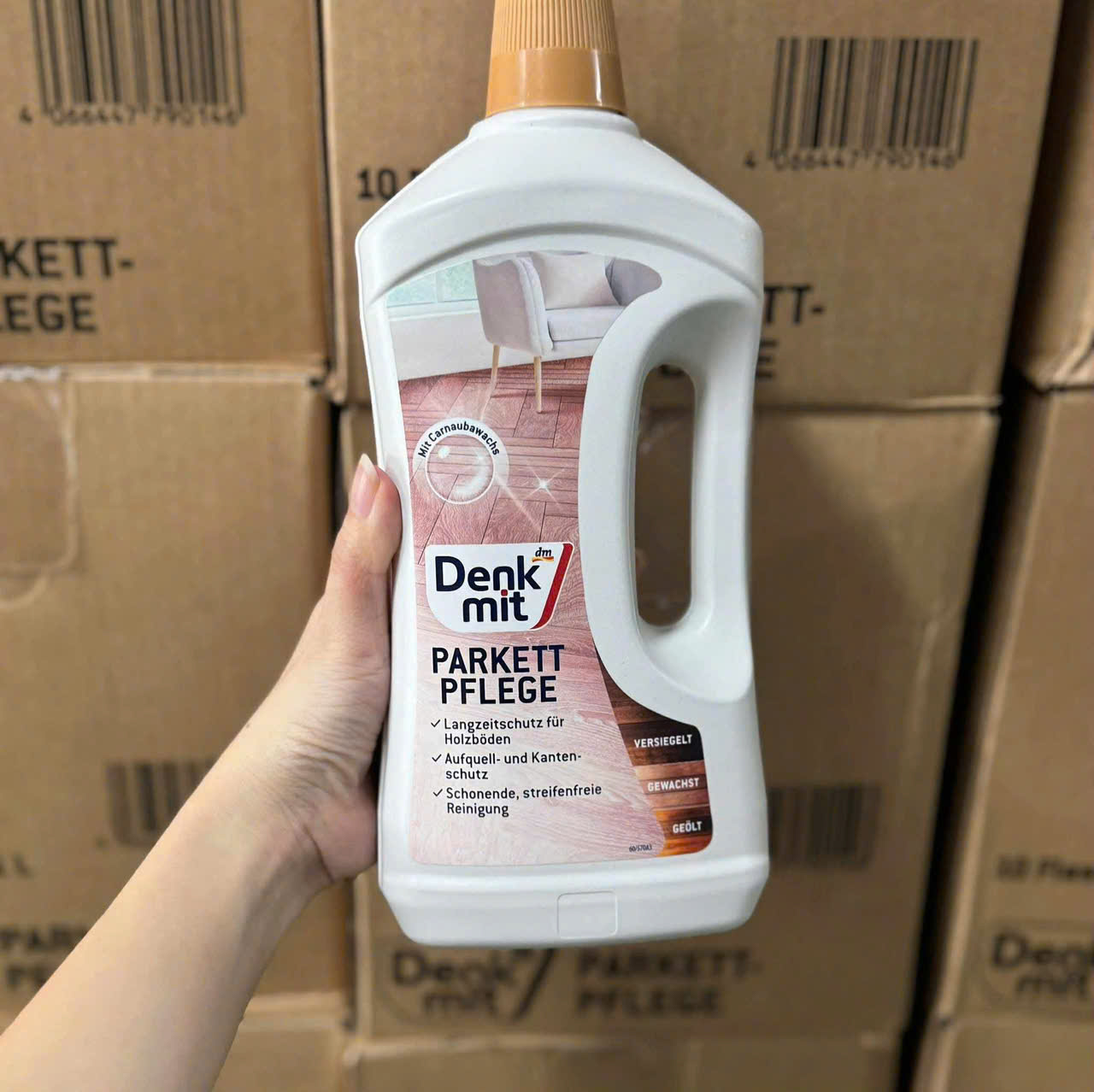 Nước lau sàn gỗ chuyên dụng Denkmit bảo vệ sàn gỗ