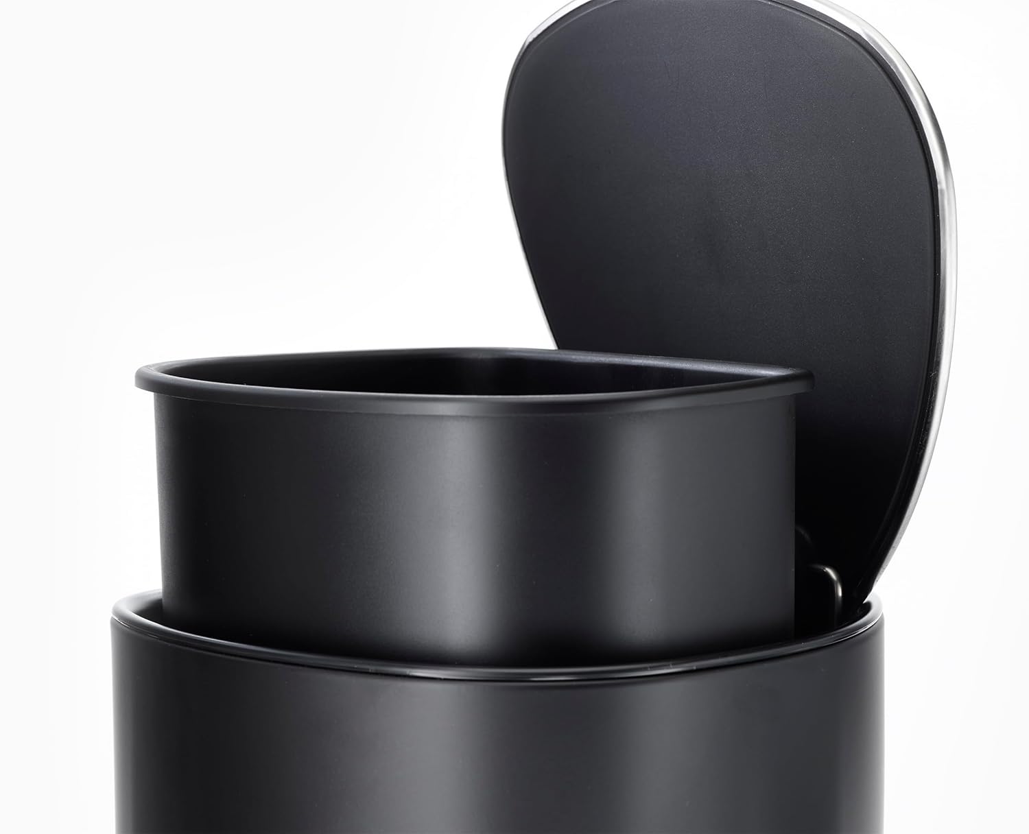Thùng rác có bàn đạp màu đen nhám Joseph Joseph EasyStore 5L | 70595