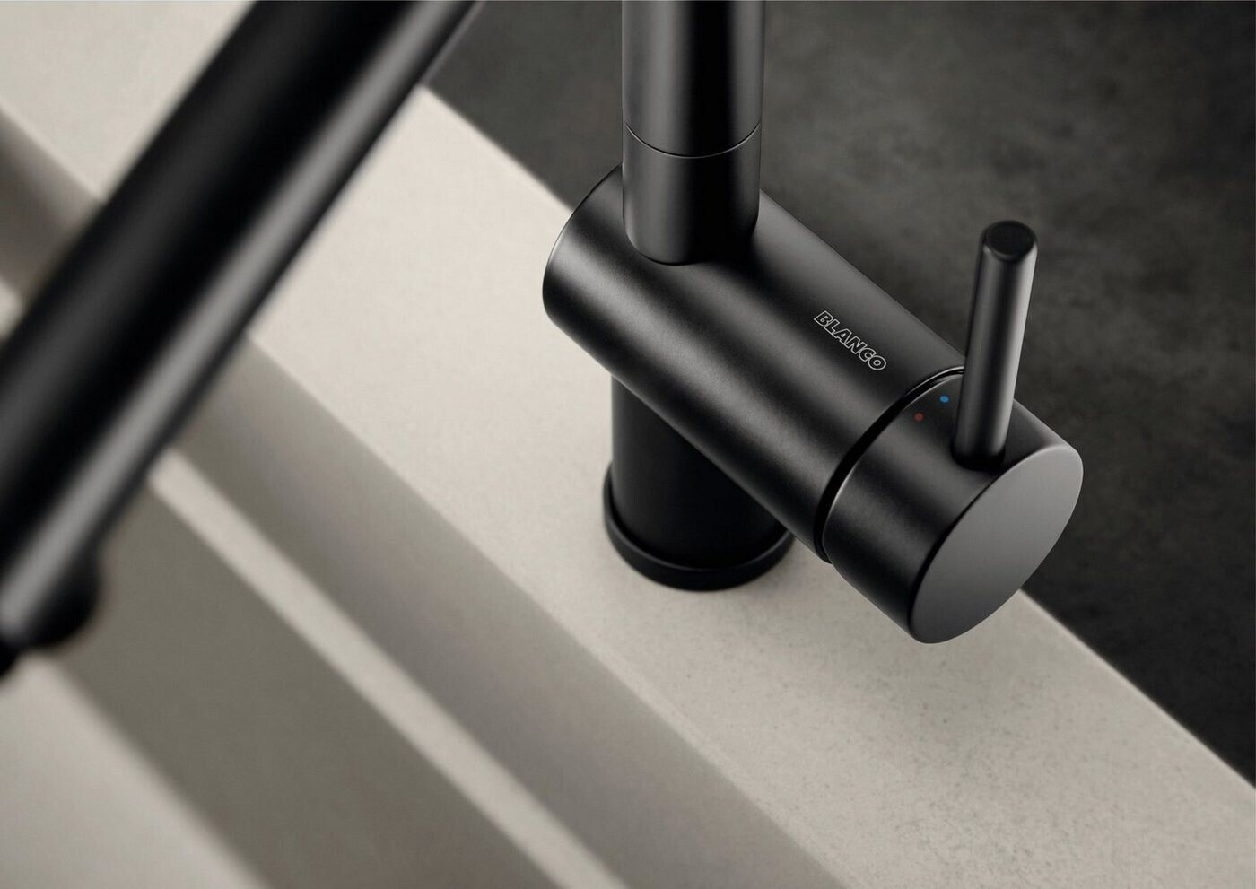 Vòi rửa bát Blanco Linus-S Sonderfarbe schwarz matt | 525807